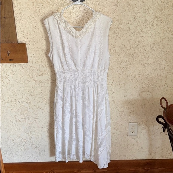 White Sleeveless Dress by Dressbarn - Picture 3 of 13